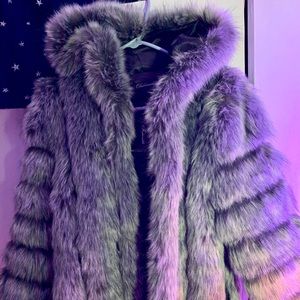 Brand new. Never worn. Tags still on it